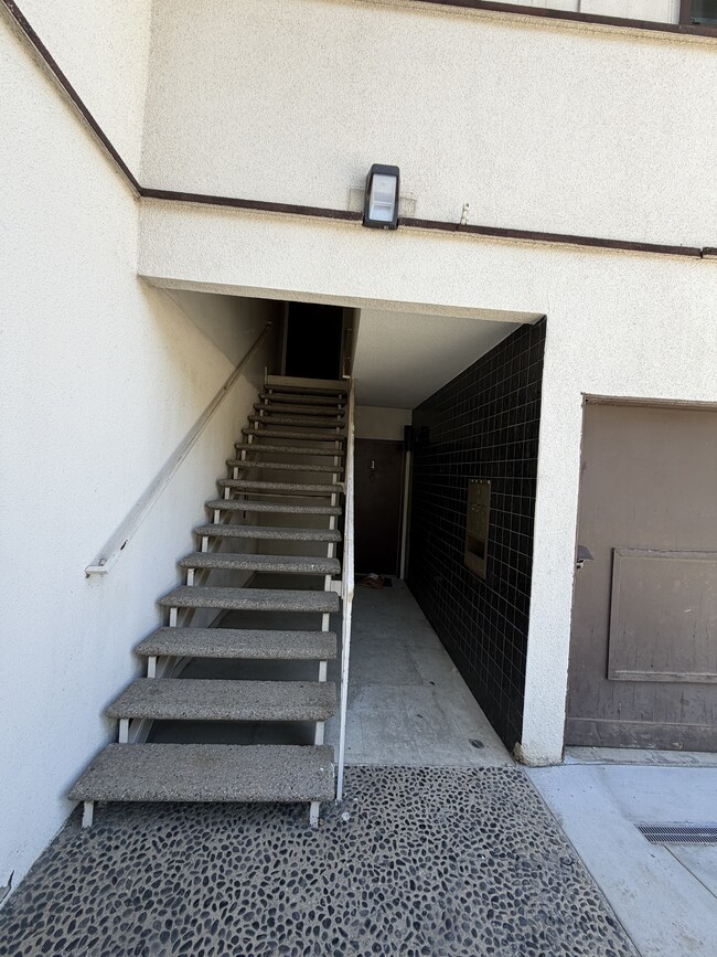 Building Photo - 851 Reeves Pl