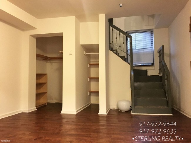 Building Photo - 2318 30th Dr