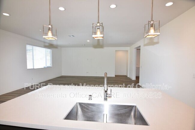 Foto del edificio - 32615 Cert St