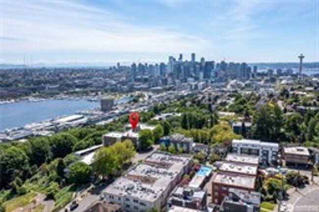 Foto del edificio - 1800 Taylor Ave N