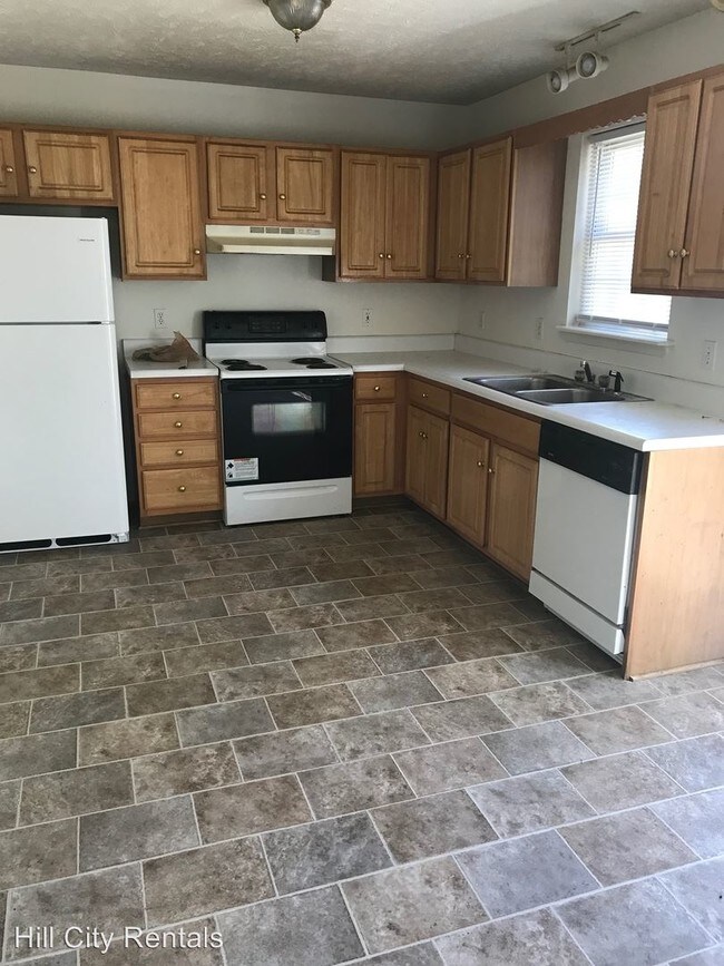 Building Photo - 6032 Igloe Dr