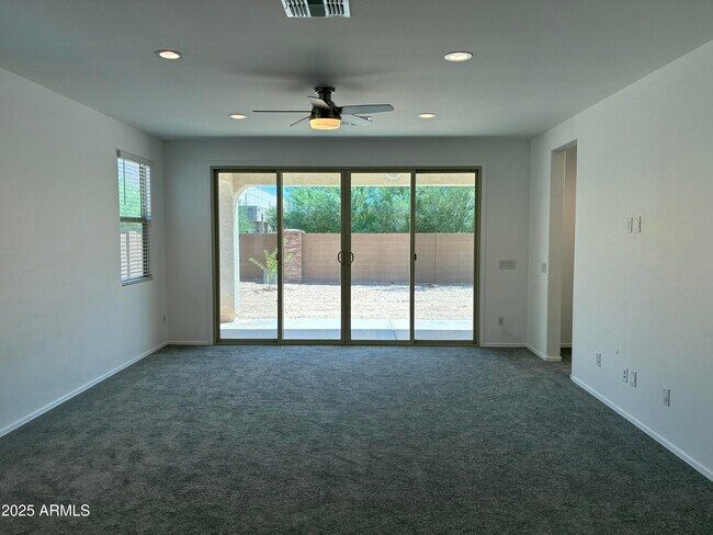Building Photo - 813 S 107th Dr