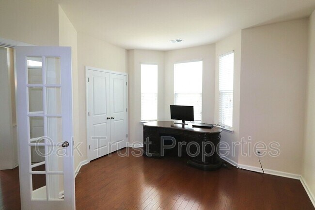 Building Photo - 2824 Rutherford Way
