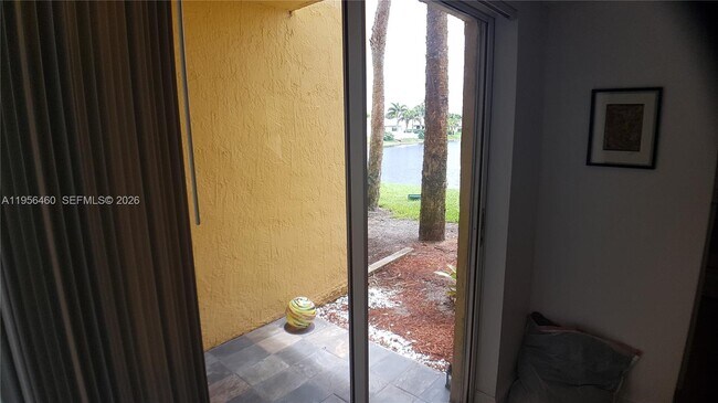 Foto del edificio - 7640 Westwood Dr