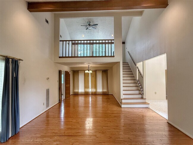 Foto del edificio - 13103 Holston Hills Dr