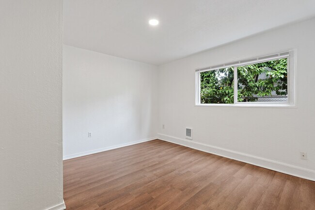 Foto del edificio - 10617 Addison St SW