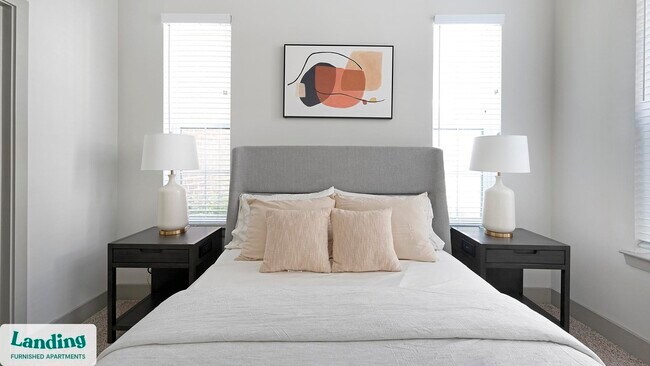 Building Photo - 640 21st Ave N