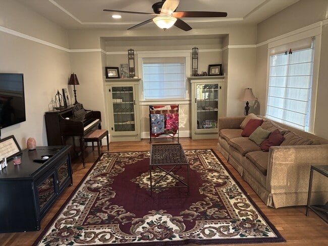 Building Photo - Modesto 2 Bedroom 2 Bath Bungalow