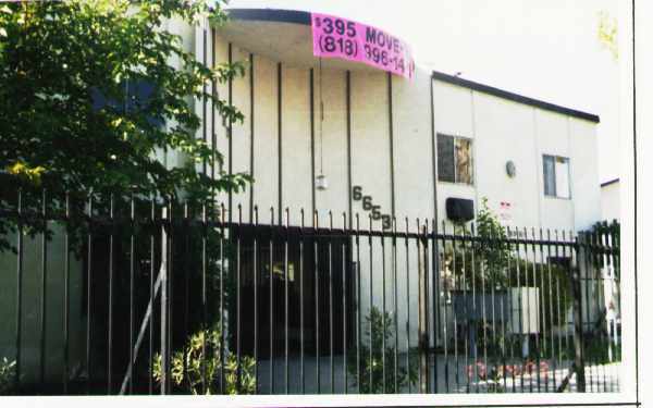 Building Photo - Darby Palace