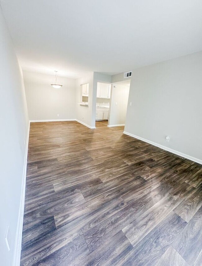 Foto del edificio - SPRING MOVE-IN SPECIAL - Reduced Rates on ALL Floorplans + Apply & Receive Approval by 02/28/26 e...