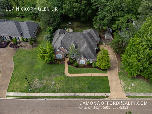 Building Photo - 117 Hickory Glen