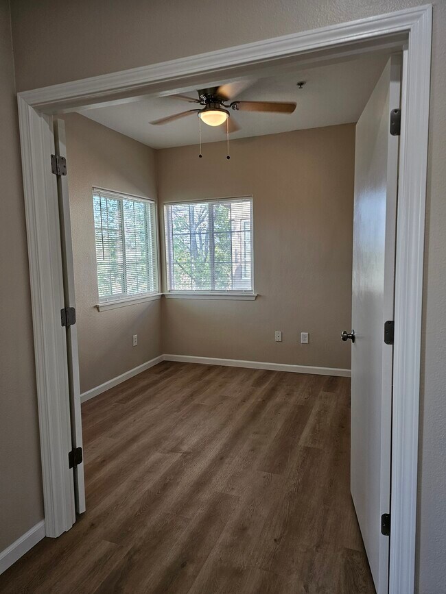 Building Photo - 4200 E Commerce Way