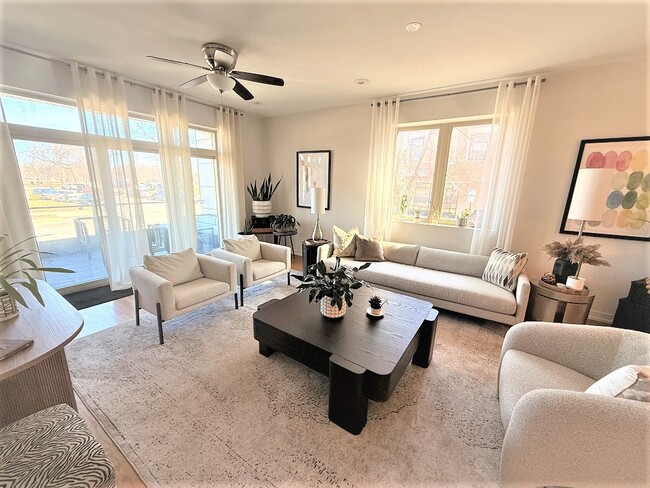 Building Photo - 2835 W Division St