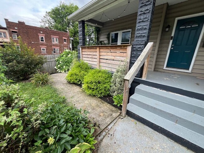 Building Photo - 3 Bedroom in Mt. Vernon!