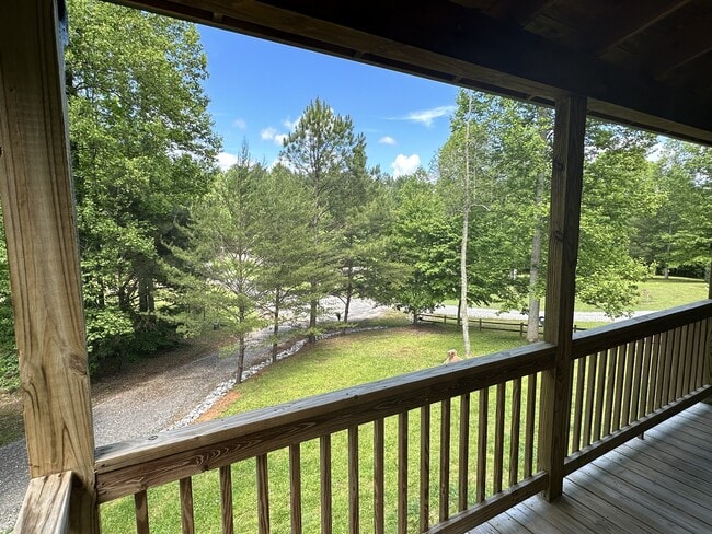 Foto del edificio - 2546 Brookhaven Ln