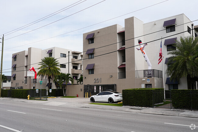 Building Photo - Beverly Hills Apartments