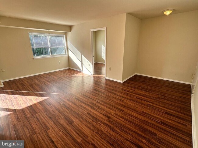 Building Photo - 12209 Braxfield Ct