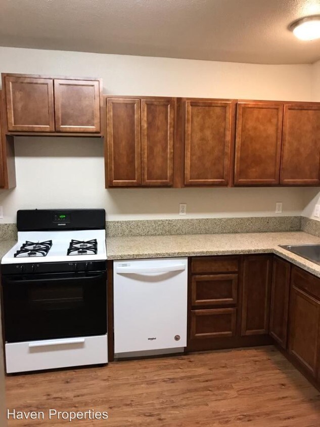 Building Photo - 2 br, 1 bath House - 313 Cherry Street