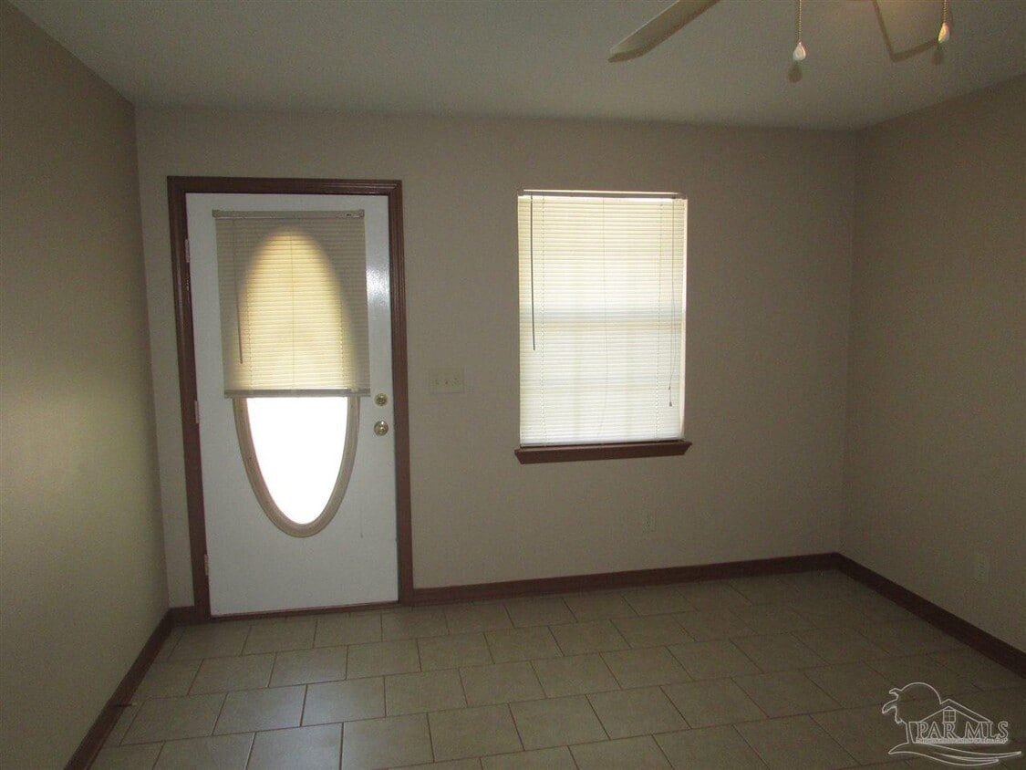 Foto principal - 7135 Pearson Rd