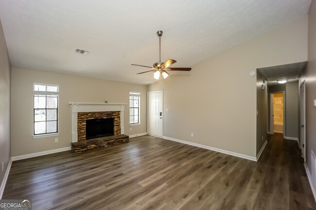 Building Photo - 252 Windemere Way