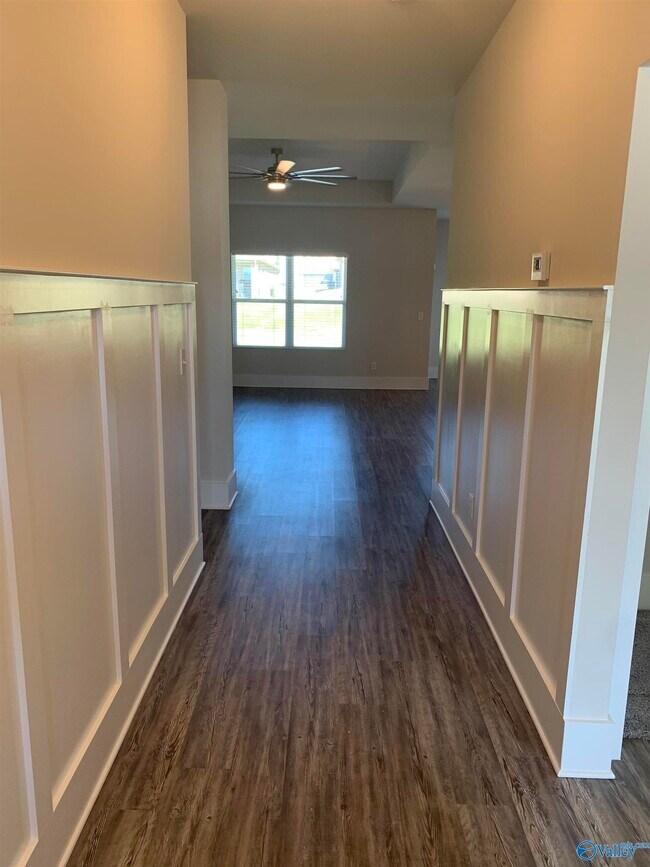 Building Photo - 138 Fernhill Dr NW