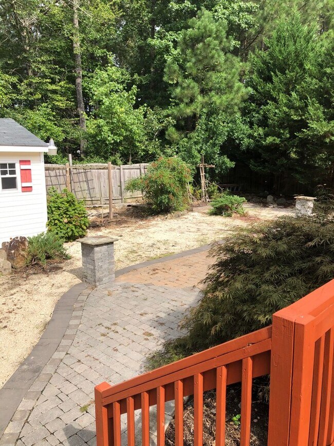 Foto del edificio - Stunning 4bdrm/2.5bth Home w/Loft Located in Chesterfield! Fenced in Backyard, 2 Car Garage, and ...