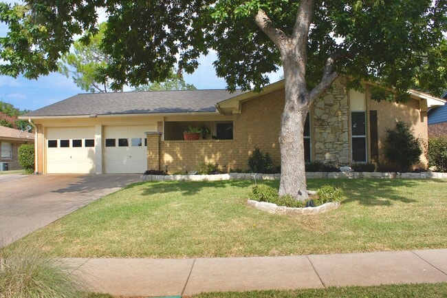 Photo - 2120 Mountainview Dr House