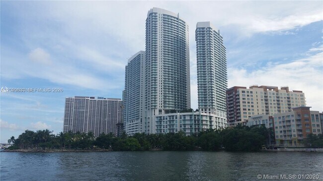 Foto del edificio - 1900 N Bayshore Dr
