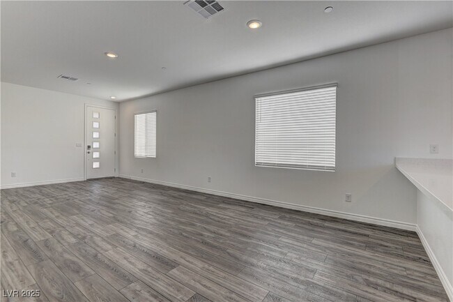 Building Photo - 222 Palisade Fls Ave
