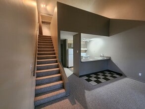 Building Photo - 7002-7140-7140 N Alta Ave
