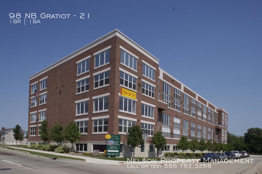 98 Gratiot Ave Unit 21, Mount Clemens, MI 48043 Condo for Rent in
