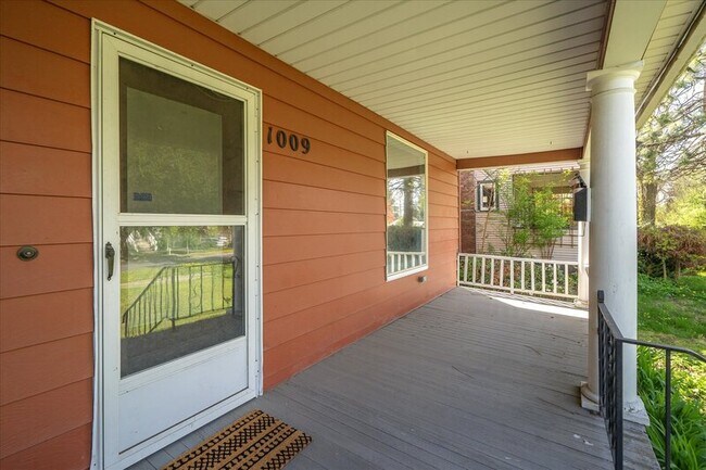 1009 W 14th Ave, Spokane, WA 99203 - House Rental in Spokane, WA ...