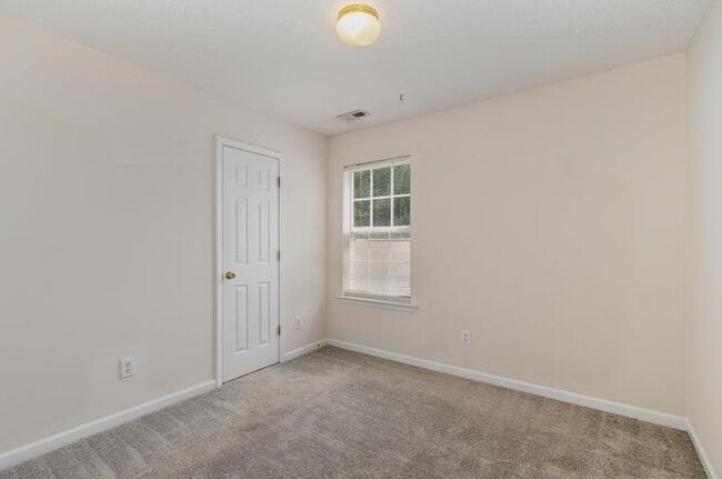 Building Photo - 3819 Northlake Dr