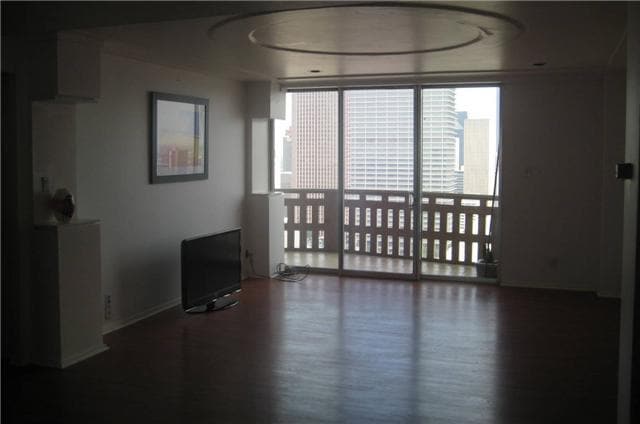 Building Photo - 2016 Main St