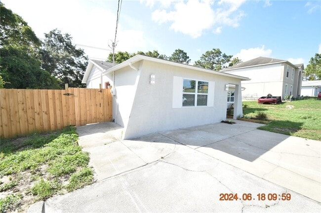 Building Photo - 11065 Linden Dr