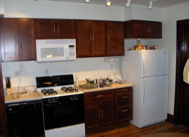 Built-in Dishwasher, Microwave, gas Stove Refrigerator, Beautiful Cabinets - 2360 Chickasaw St