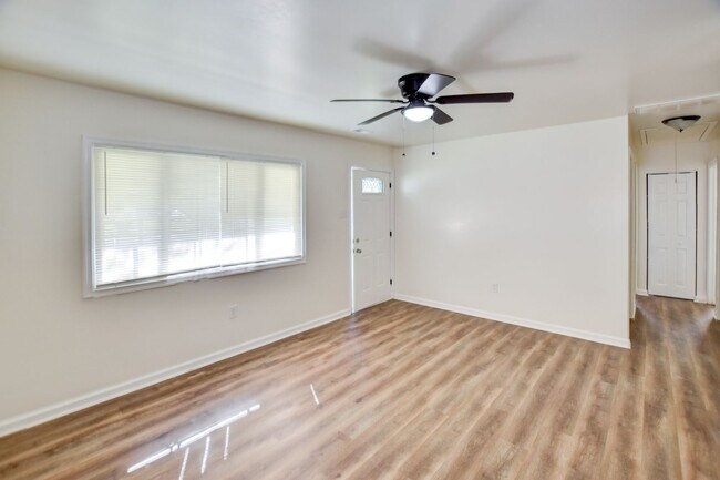 Foto del edificio - 1923 Bancroft Dr