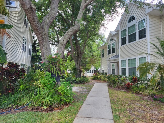 Foto del edificio - 1914 Westminster Cir