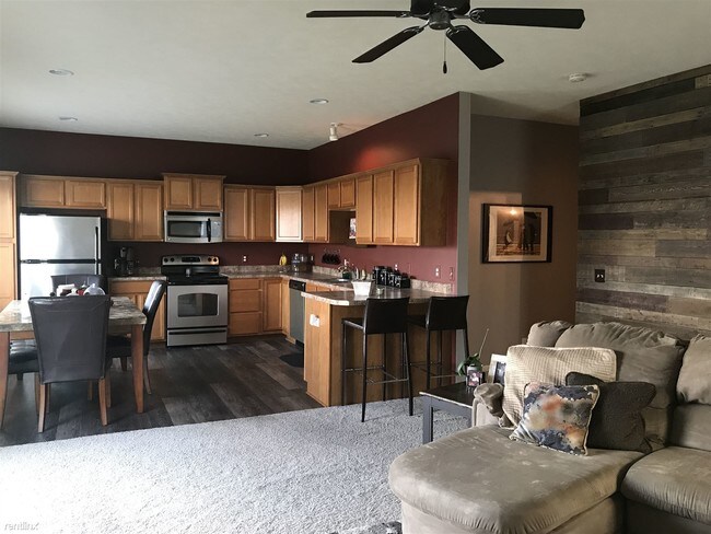 Foto del edificio - 16409 Camden Ave