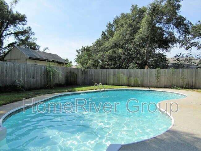 Foto del edificio - 4737 Kitty Hawk Cir