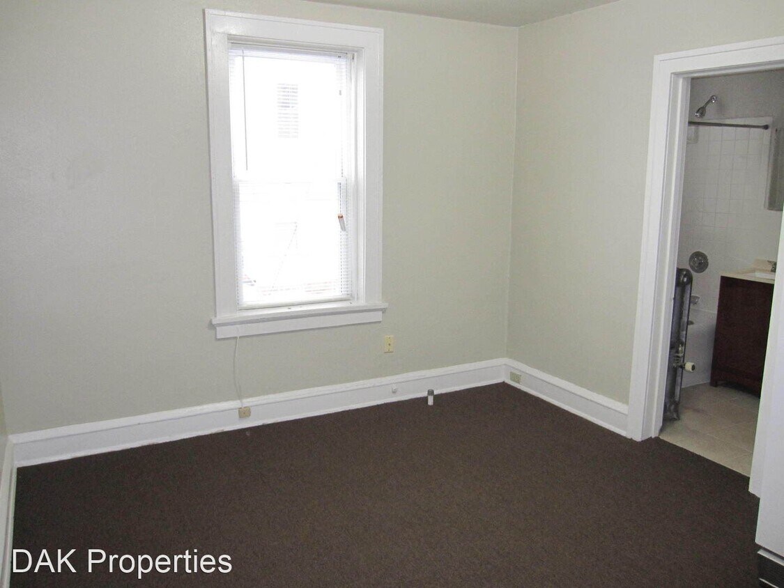 Building Photo - 1709 E Park Pl