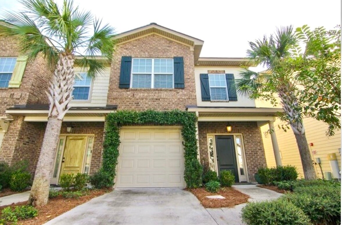 1401 Reserve Ct - End Unit - 1401 Reserve Ct
