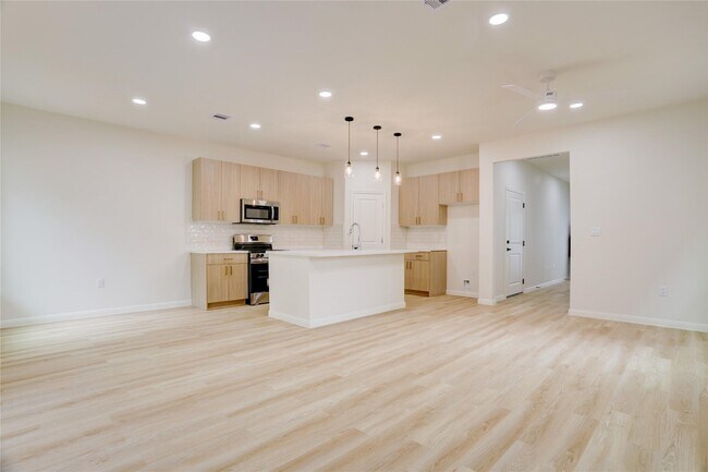 Building Photo - 8314 Williamsdell St