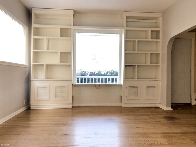 Building Photo - 2 br, 1 bath Duplex - 1620 South 9th Street