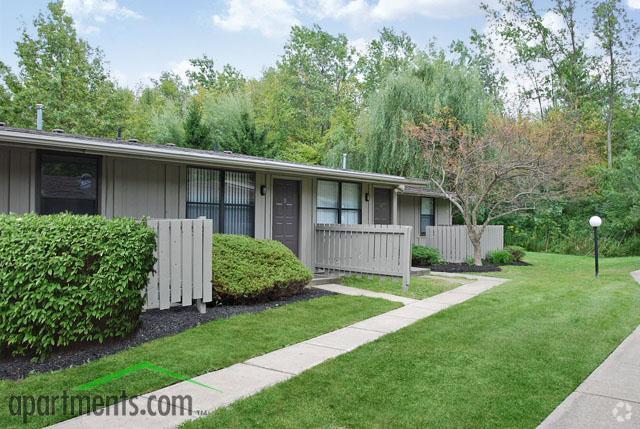 Foto del edificio - Fox Brook Townhomes