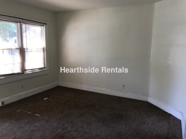 Foto del edificio - **2 Bedroom 1 Bath Duplex Close to Medical...