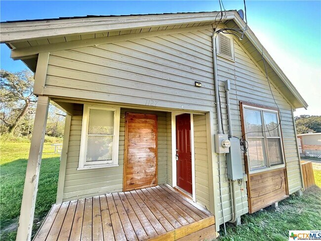 Building Photo - 1127 US-59