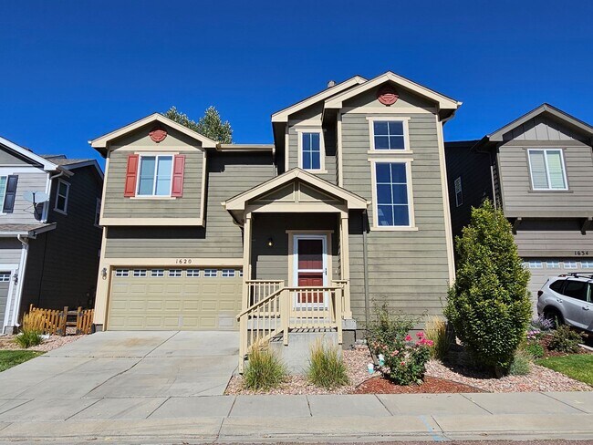 Building Photo - Beautiful home (5 BR/3.5 BA/2 CAR) in D-20...
