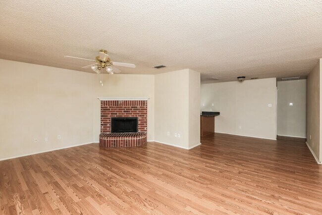 Foto del edificio - 617 Sawyer Dr