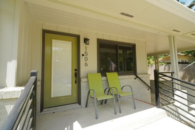 Foto del edificio - 1506 Sharon Rd